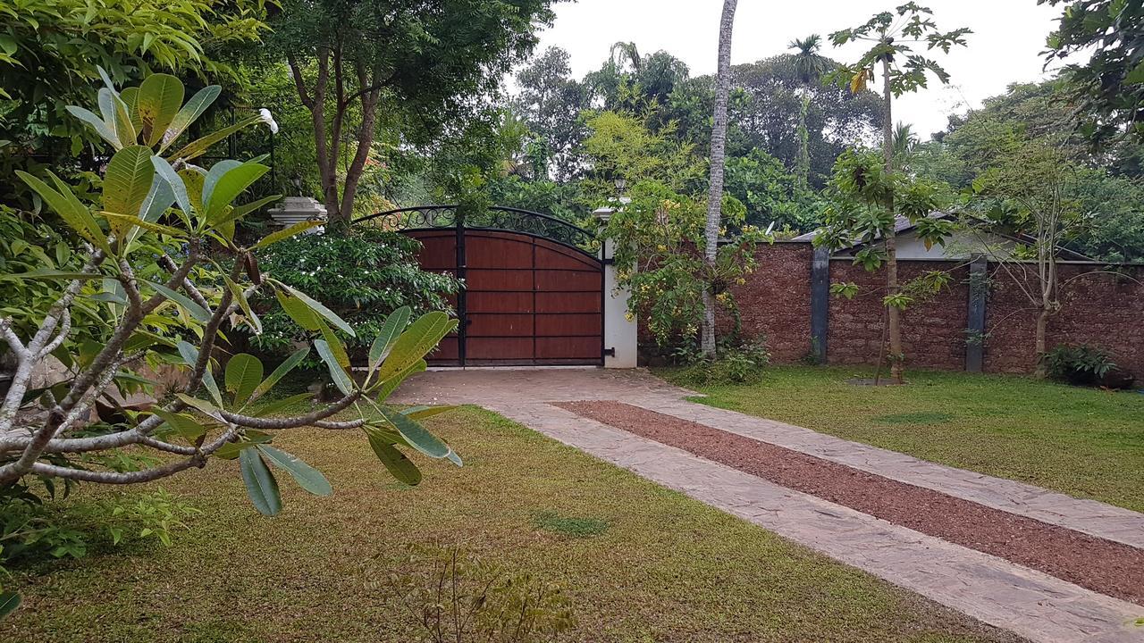 Siriniwasa Luxury Villa With Private Pool Induruwa Exteriör bild